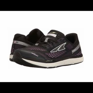 Altra intuition 4 size 7